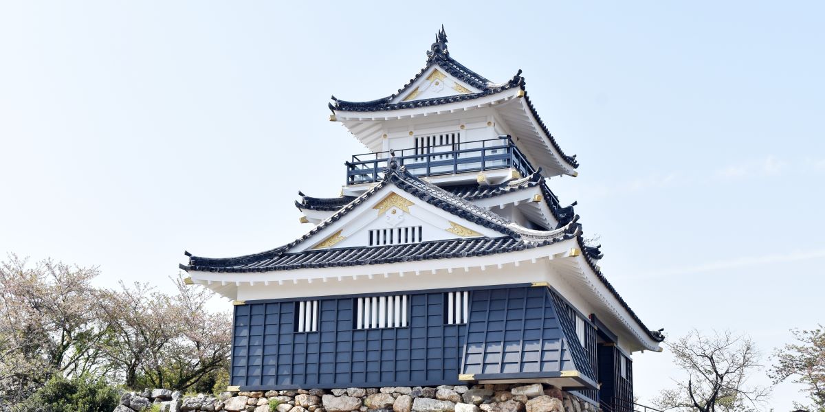 季節ごとの様々な表情を楽しめ歴史と文化を感じる浜松城